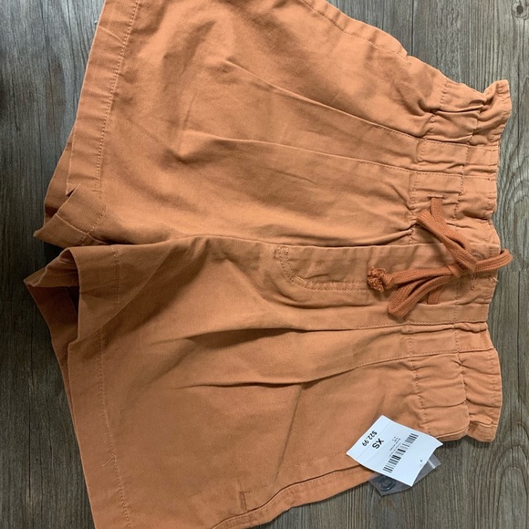 Forever 21 Pants - Tan High Waisted Scrunched Summer Shorts